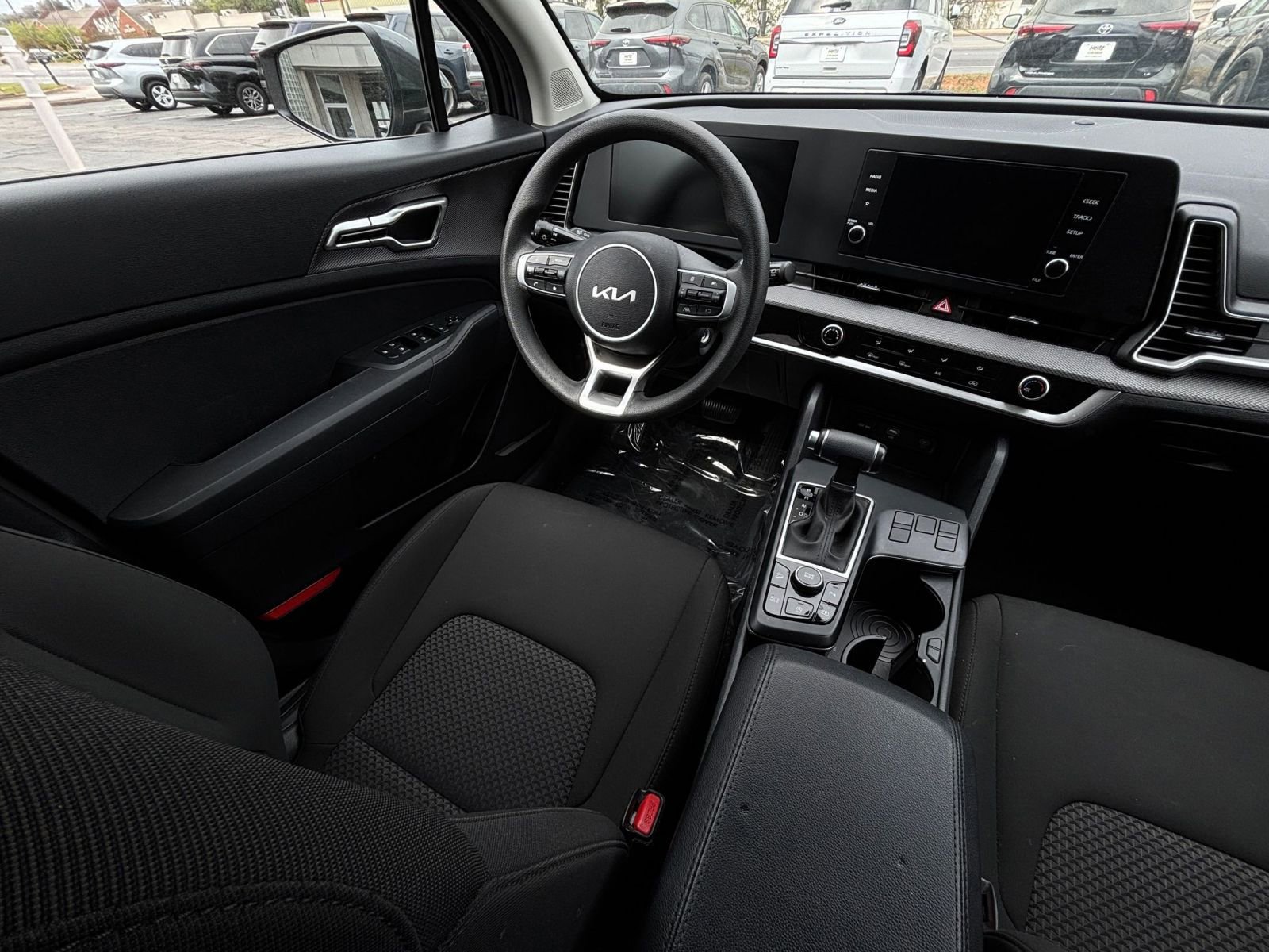 Used 2025 Kia Sportage LX image 33