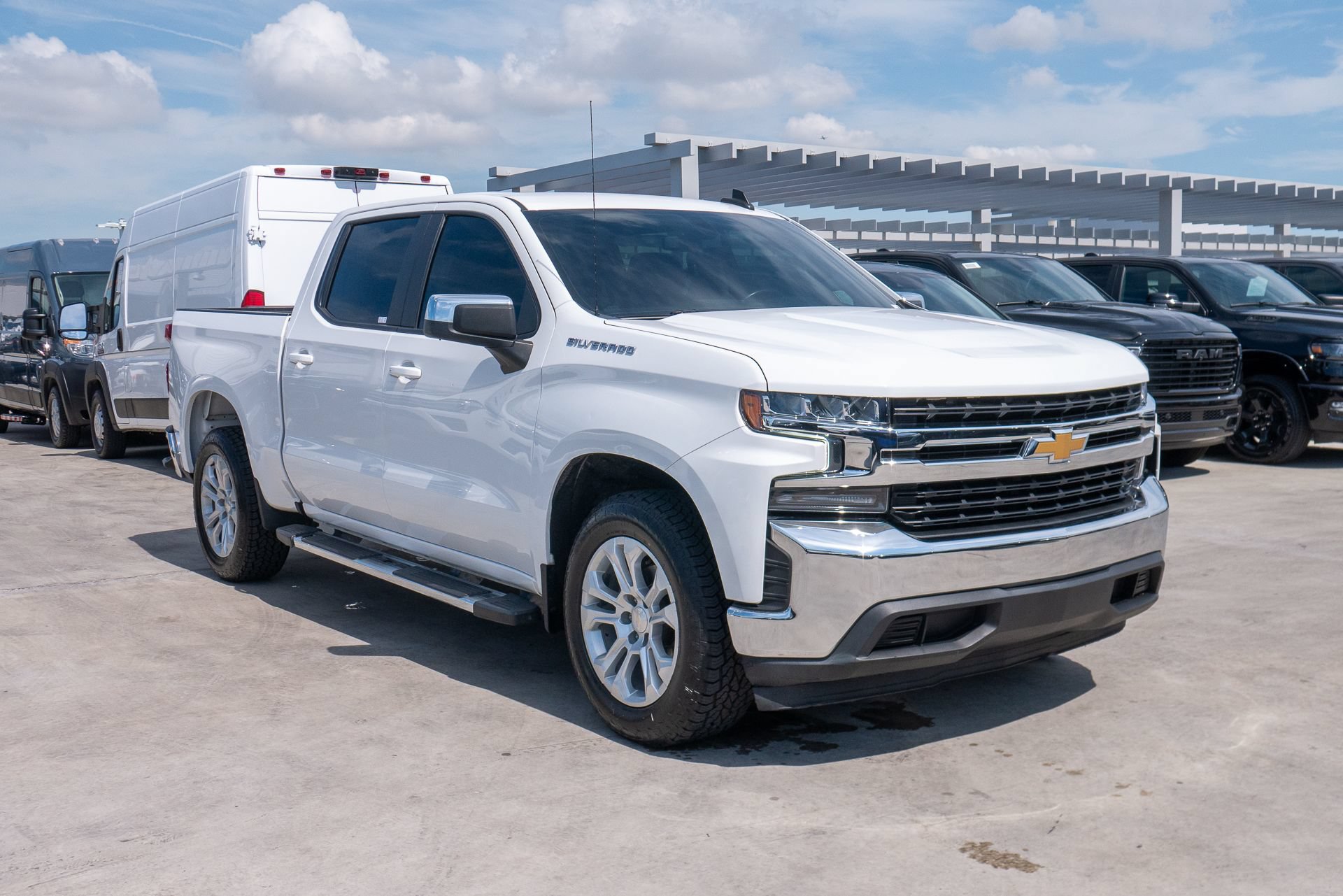 Used 2021 Chevrolet Silverado 1500 LT RWD image 3
