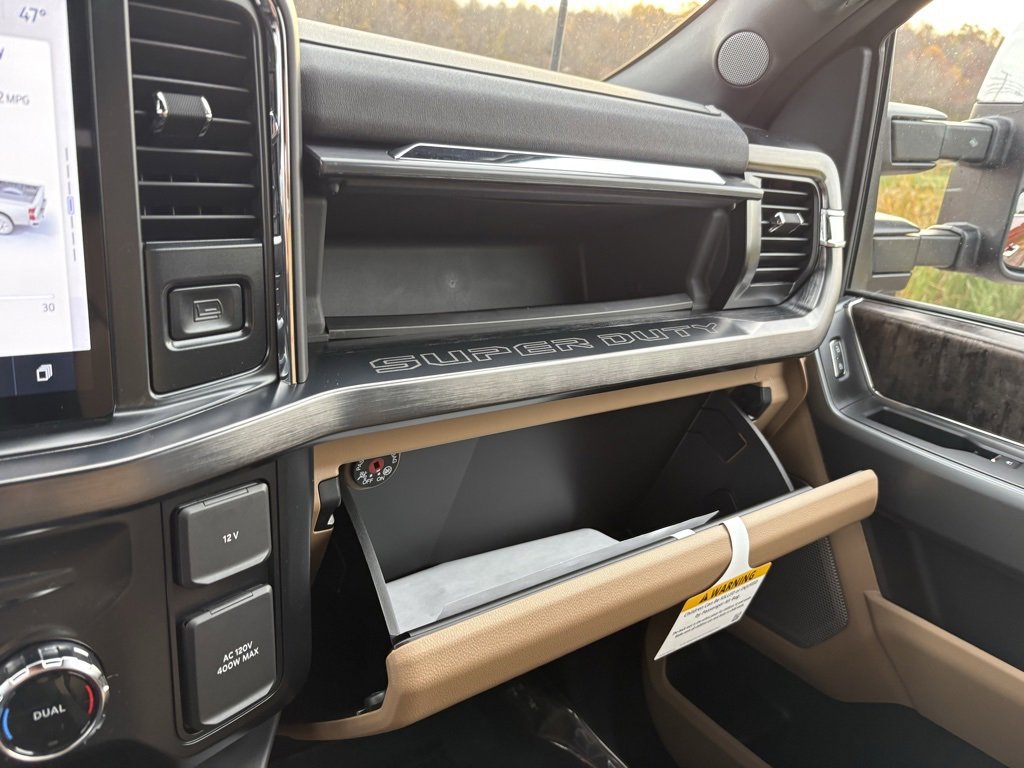 New 2026 Ford F250 Lariat w/ Lariat Premium Package image 47