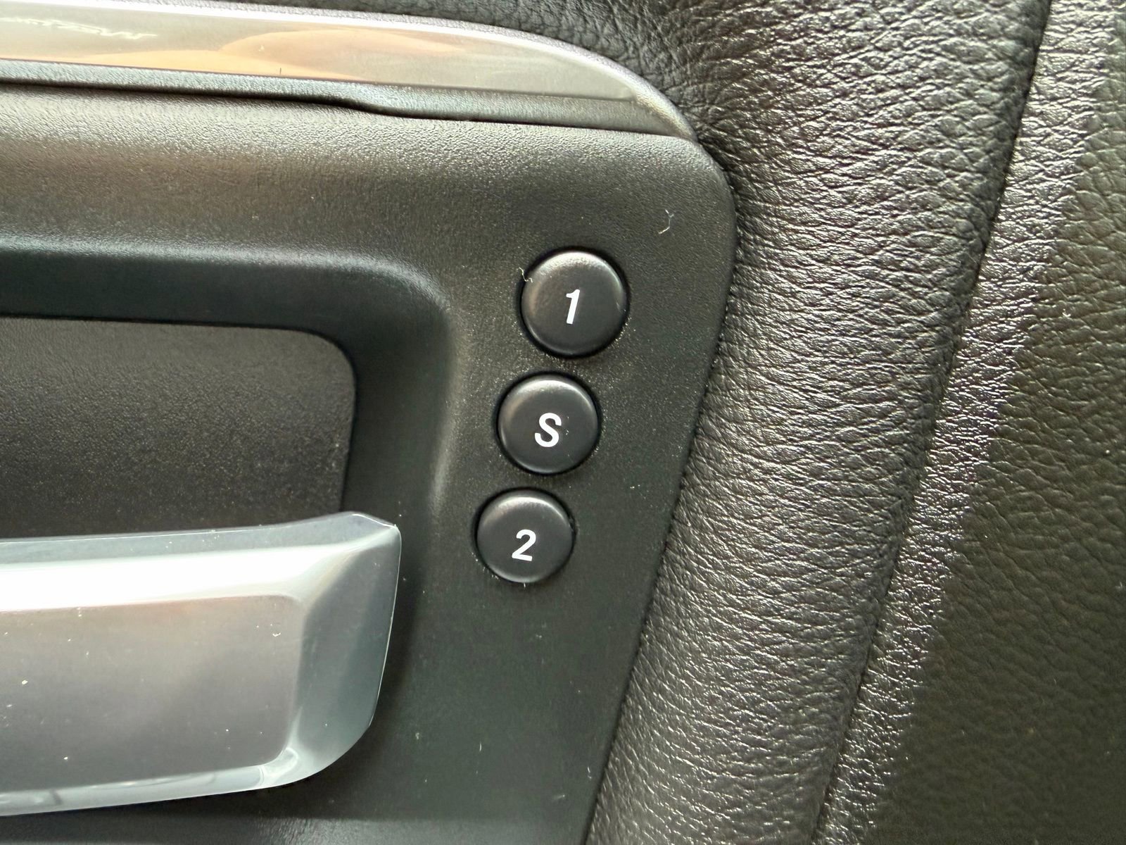 Used 2020 RAM 3500 Laramie image 16