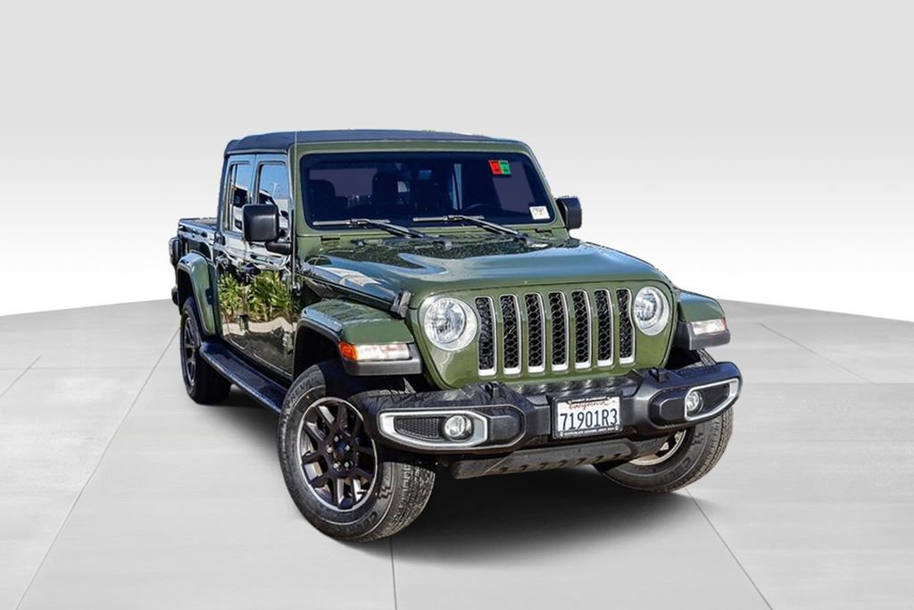 Certified 2022 Jeep Gladiator Overland w/ Trailer Tow Package image 2