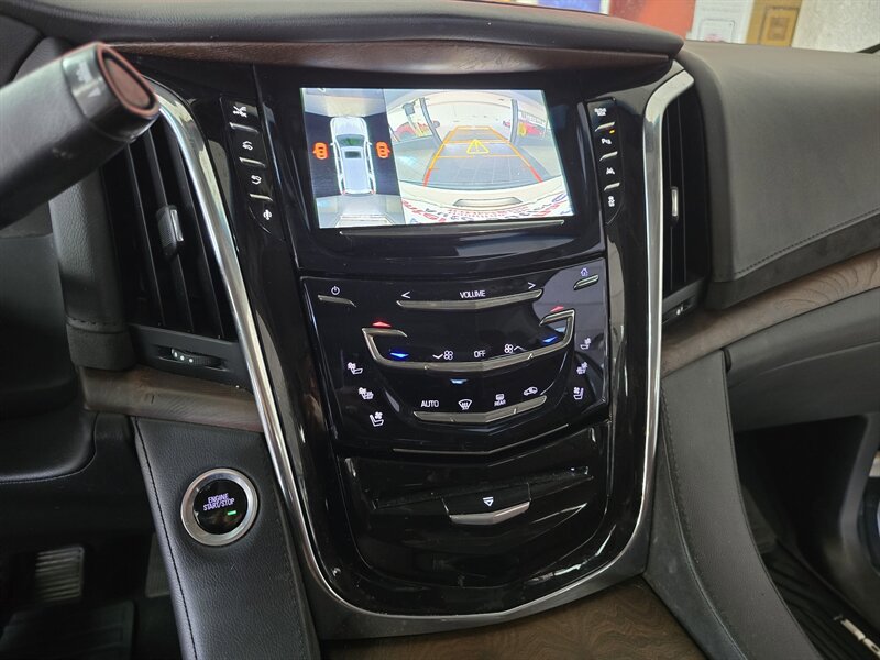 Used 2016 Cadillac Escalade ESV Premium AWD/4WD image 31