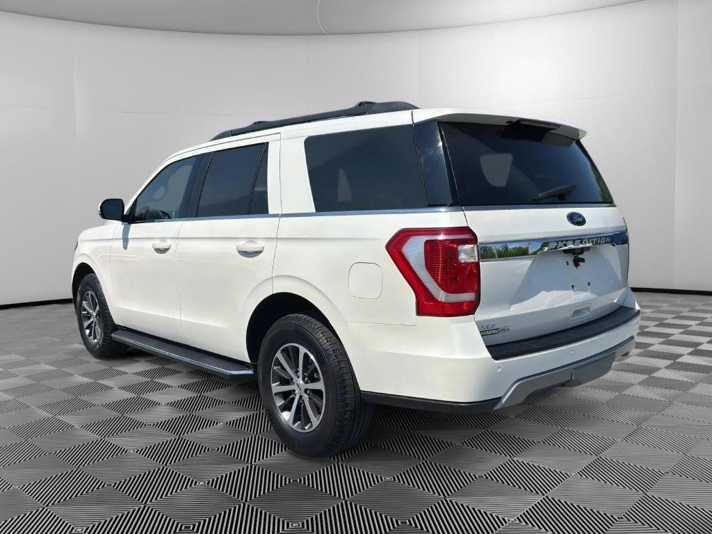 Used 2019 Ford Expedition XLT w/ Equipment Group 202A AWD/4WD image 3