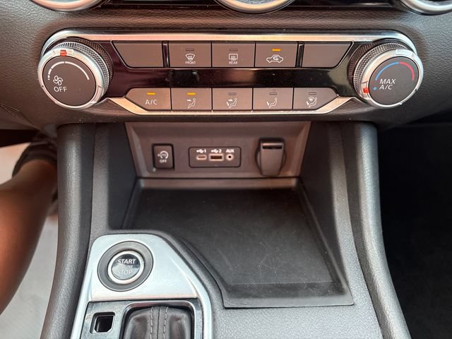 Used 2024 Nissan Sentra SV FWD image 16