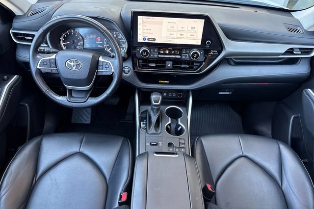 Used 2023 Toyota Highlander XLE FWD image 15