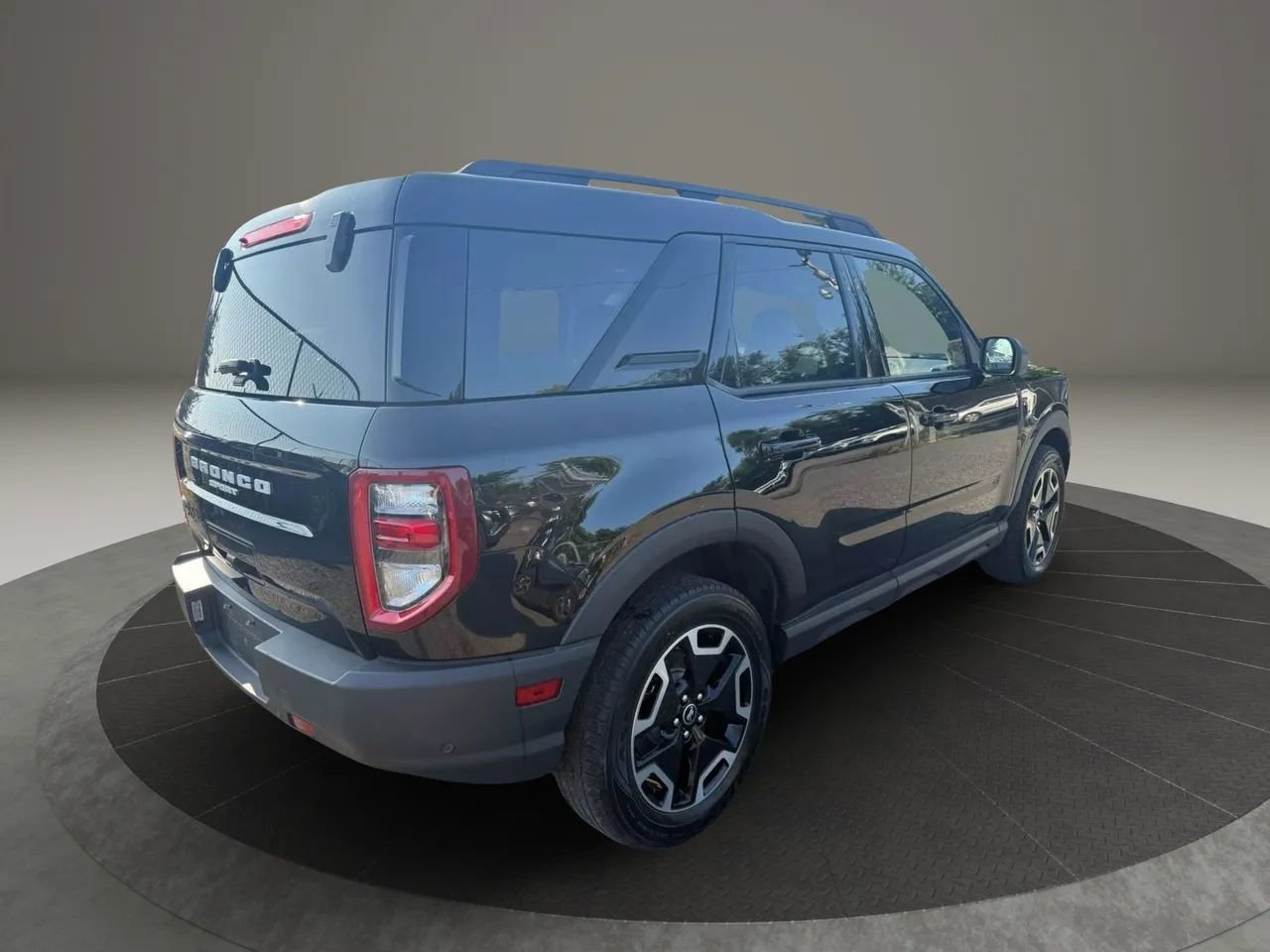 Used 2021 Ford Bronco Sport Outer Banks w/ Outer Banks Package image 5