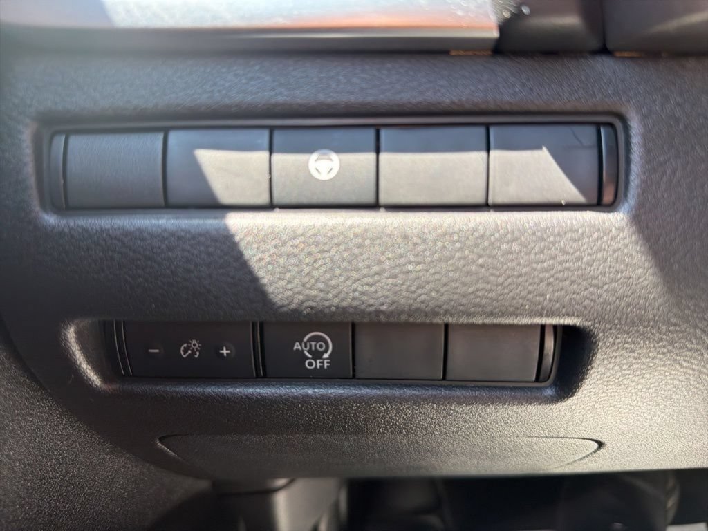 Used 2023 Nissan Rogue SV AWD/4WD image 29
