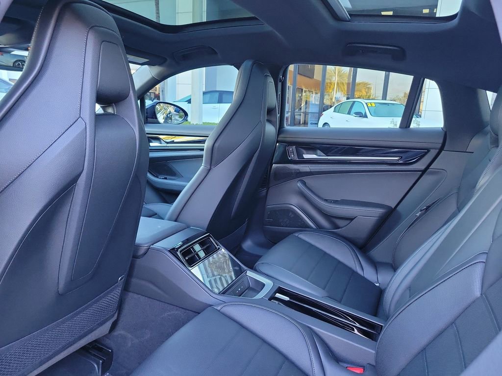 Used 2026 Porsche Panamera image 9