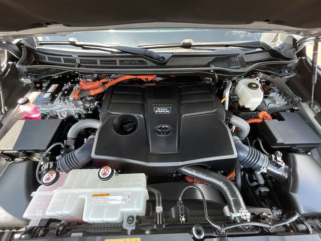 Used 2024 Toyota Tundra Limited AWD/4WD image 23