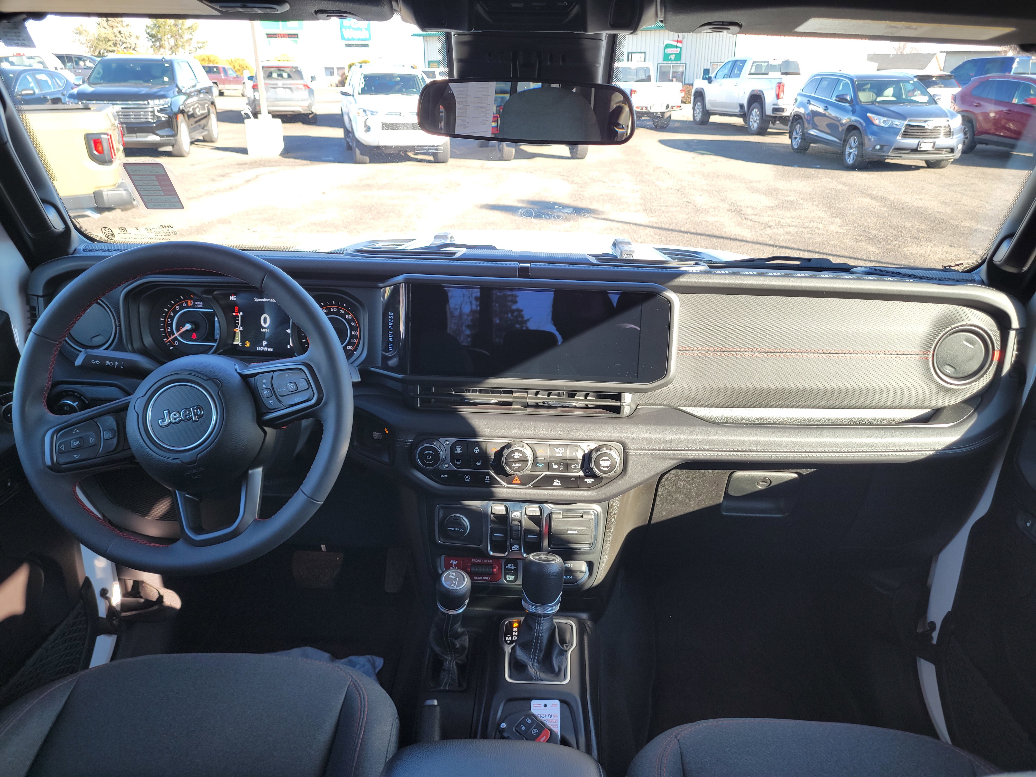 Used 2024 Jeep Gladiator Rubicon w/ Convenience Group image 18