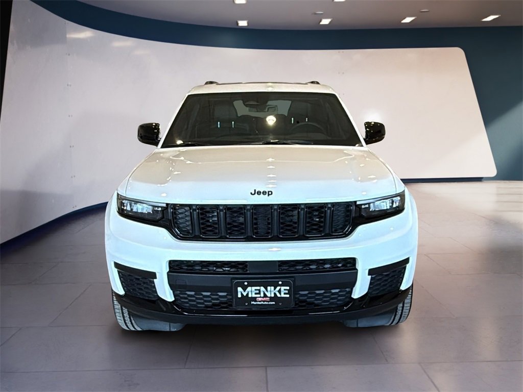 Used 2025 Jeep Grand Cherokee L Altitude image 2