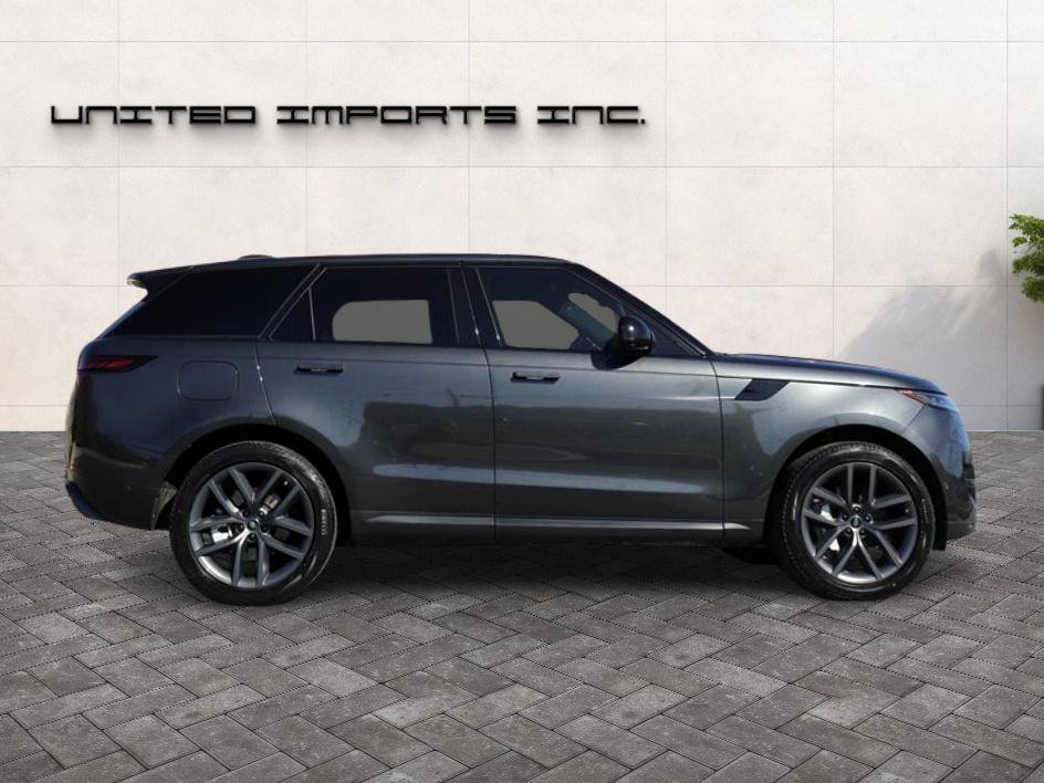 Used 2024 Land Rover Range Rover Sport SE AWD/4WD image 2