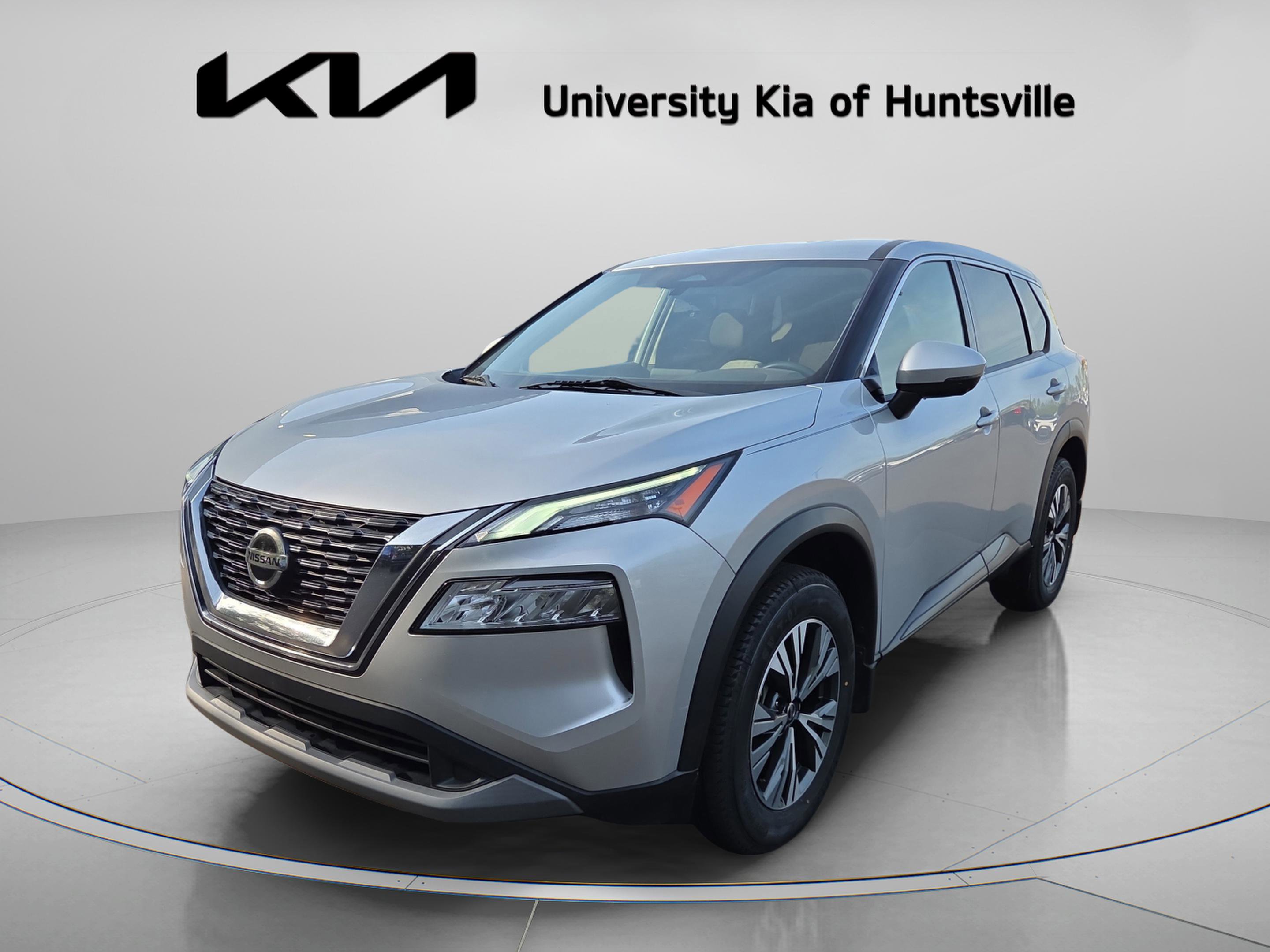 Used 2021 Nissan Rogue SV FWD image 3