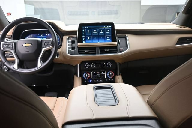 Used 2023 Chevrolet Tahoe Premier w/ Premium Package AWD/4WD image 9