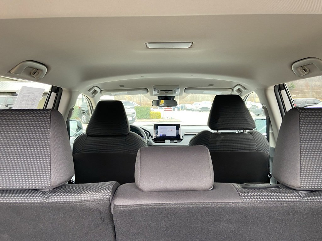 Used 2025 Toyota RAV4 LE image 28