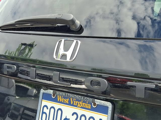 Certified 2025 Honda Pilot Elite image 30