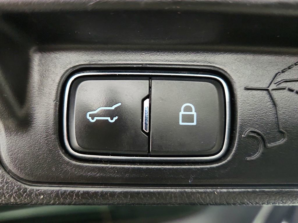 Used 2021 Ford Explorer Limited image 40