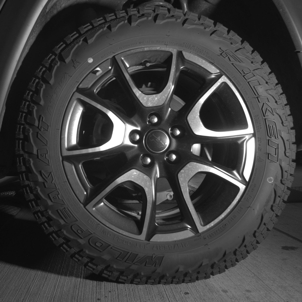 Used 2025 Jeep Compass Trailhawk image 14