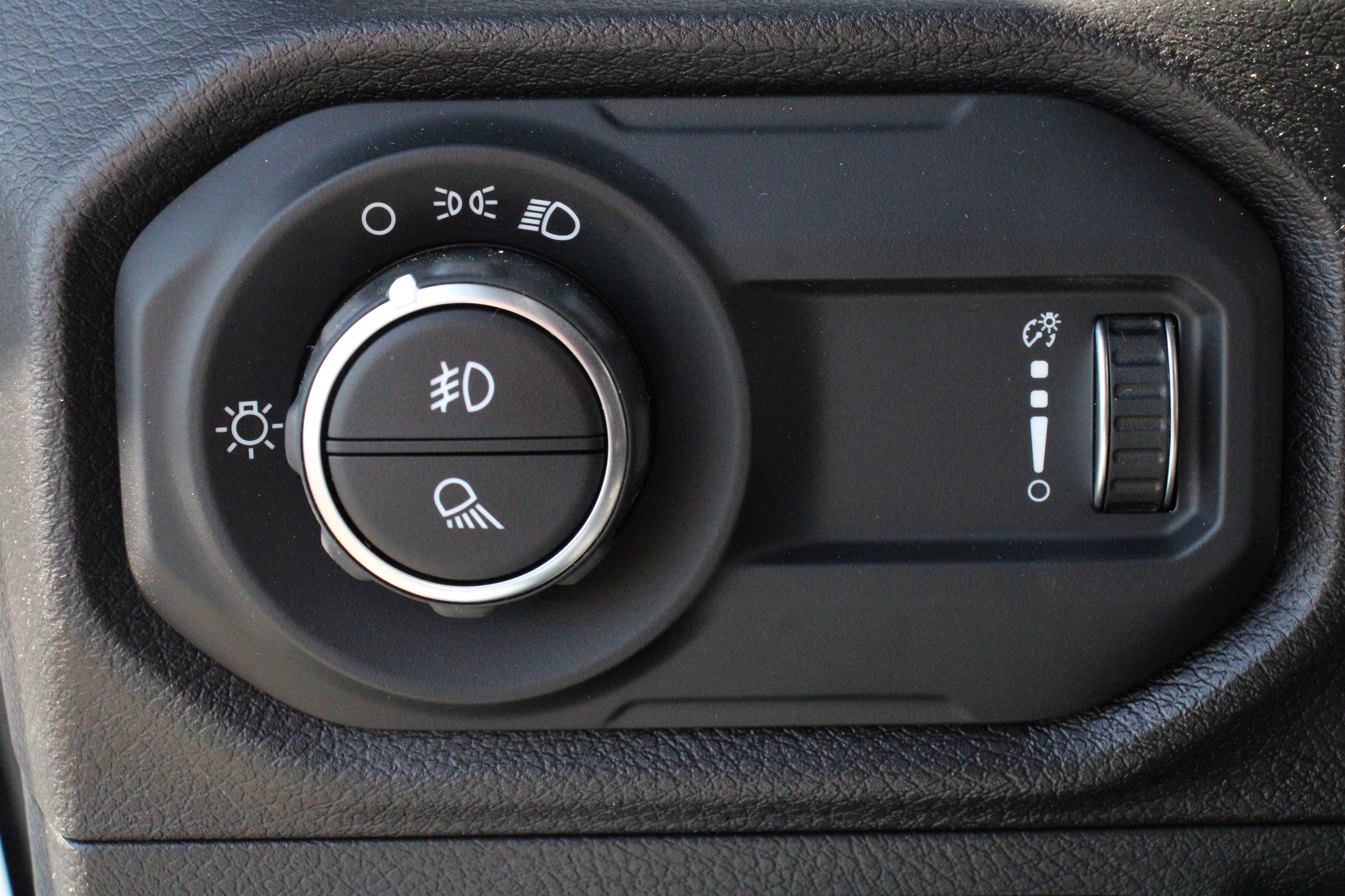 New 2026 Jeep Gladiator Sport AWD/4WD image 11