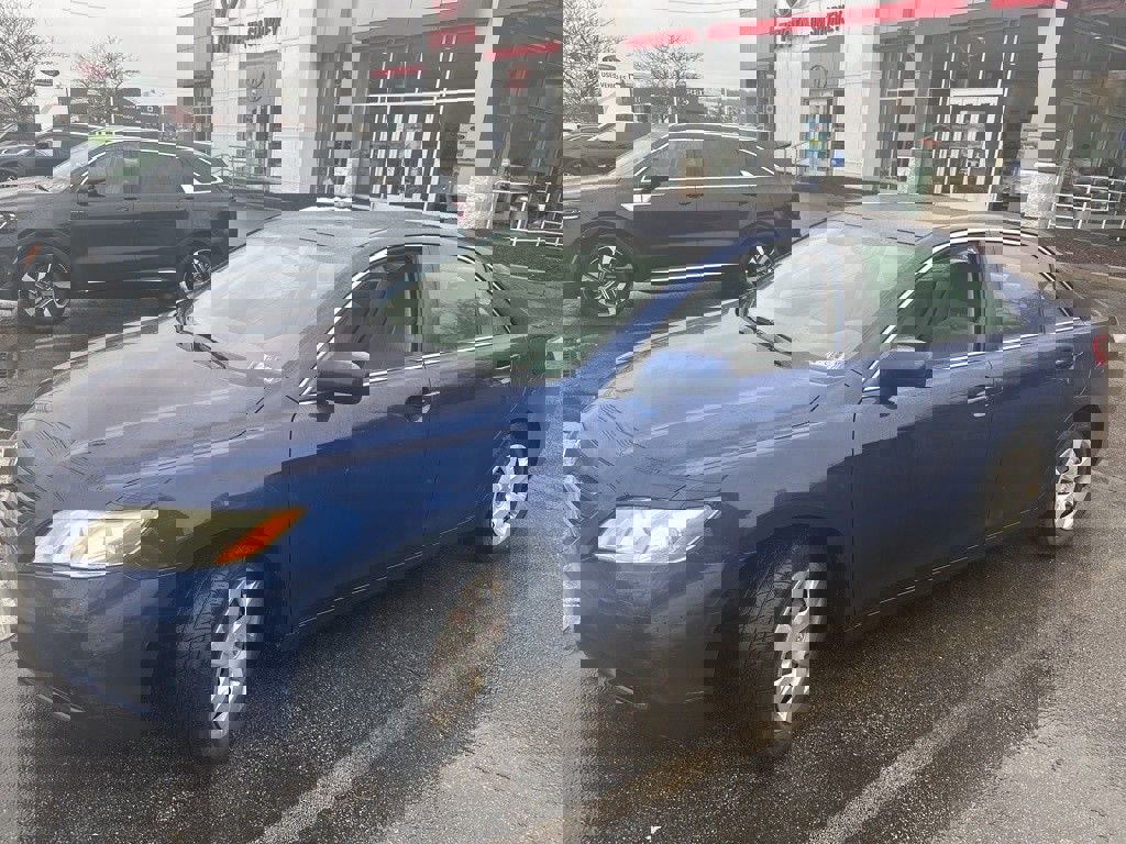 Used 2009 Toyota Camry LE image 1