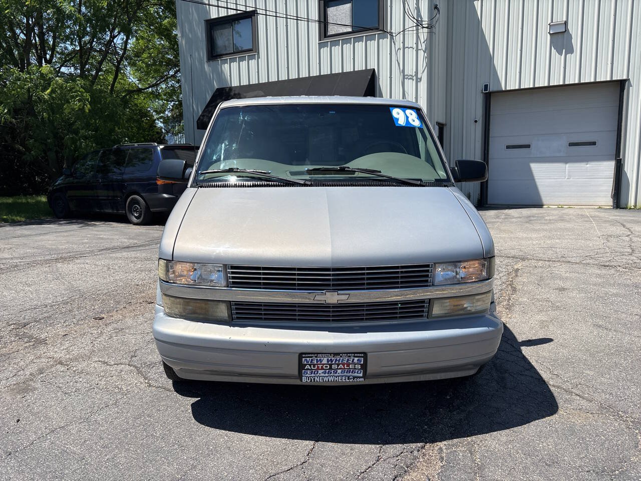Used 1998 Chevrolet Astro AWD image 7