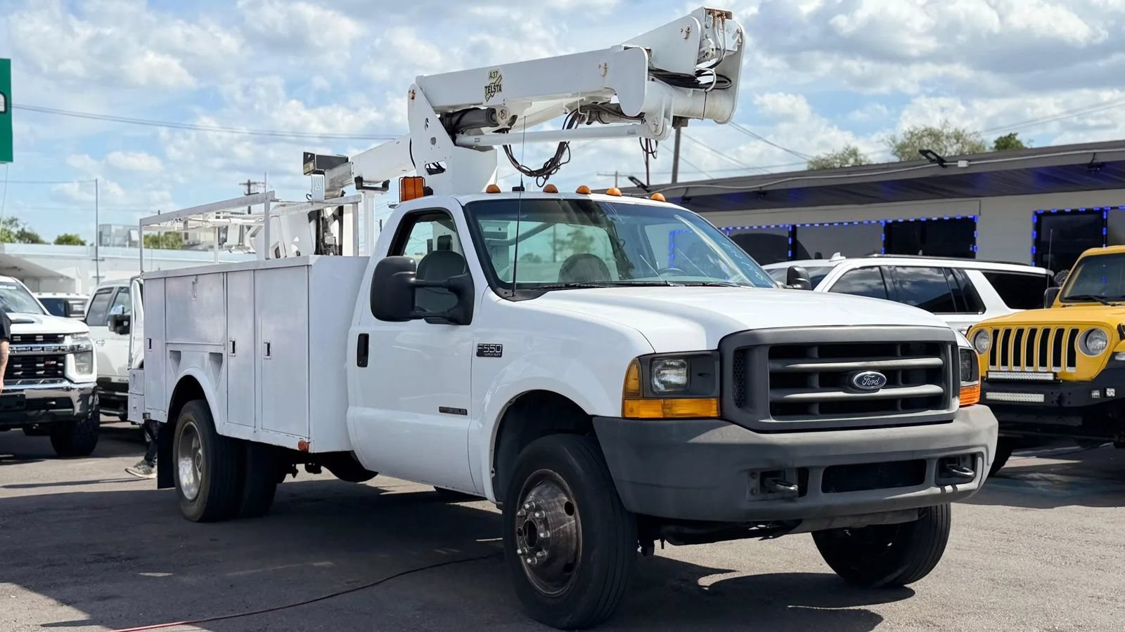 Used 2000 Ford F550 2WD Regular Cab Super Duty image 5