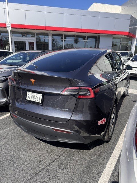 Used 2024 Tesla Model Y Long Range image 3