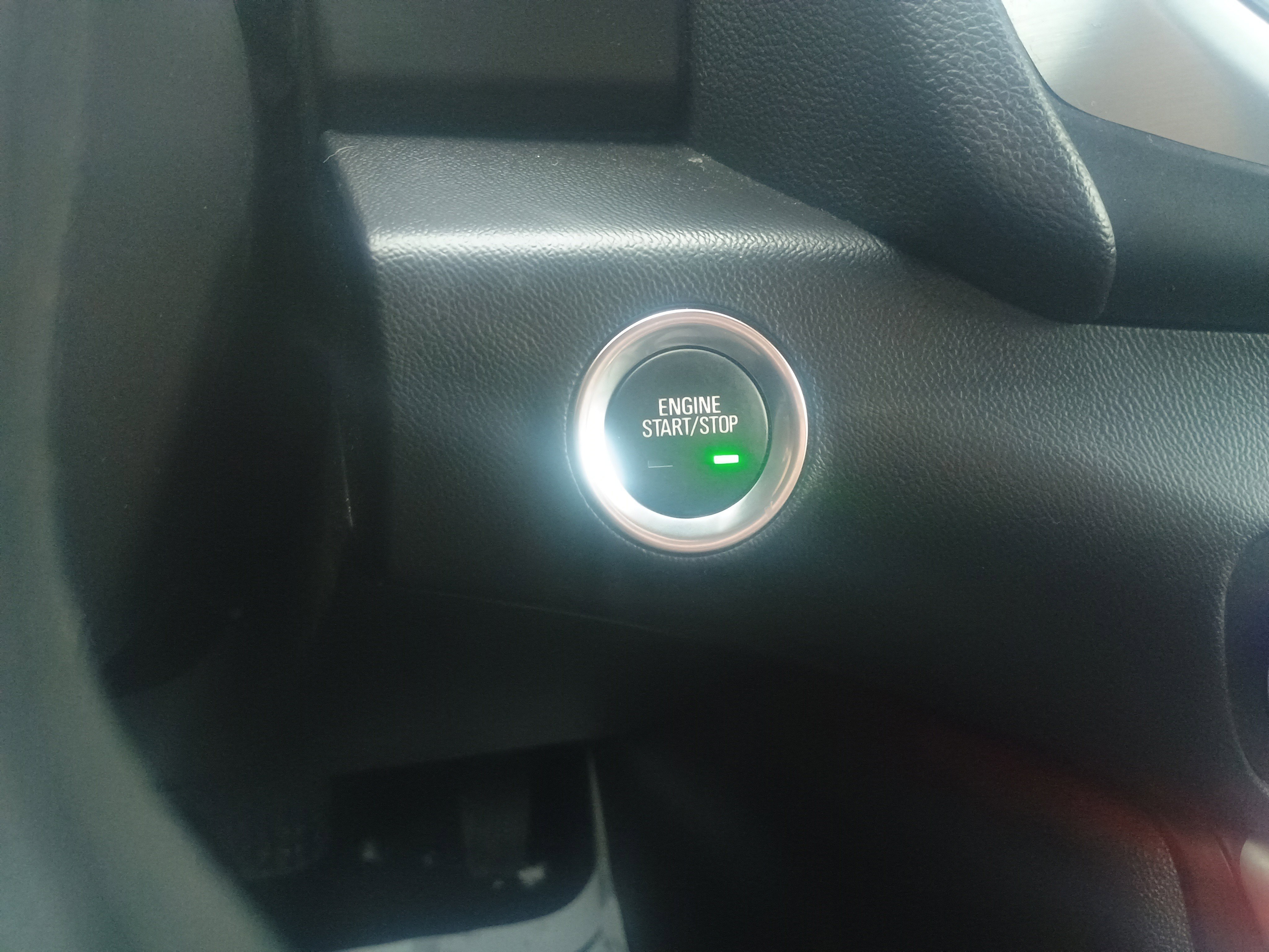 Used 2024 GMC Terrain SLT image 25