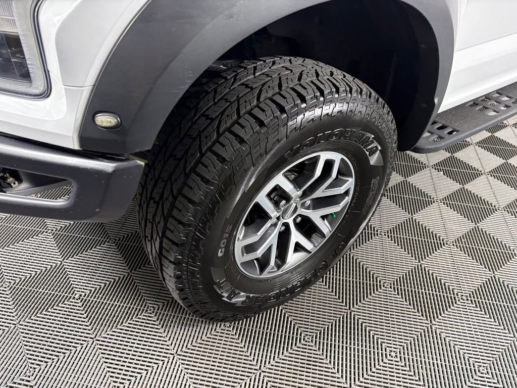 Used 2018 Ford F150 Raptor w/ Equipment Group 802A Luxury image 10