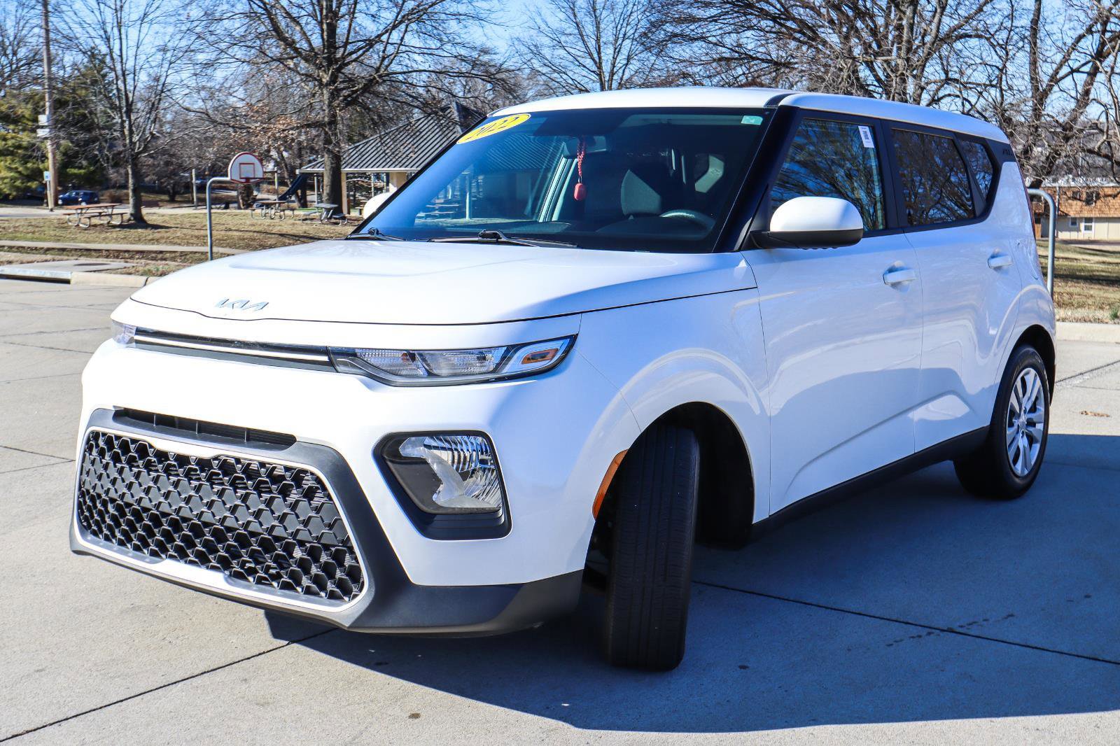 Used 2022 Kia Soul LX FWD image 3