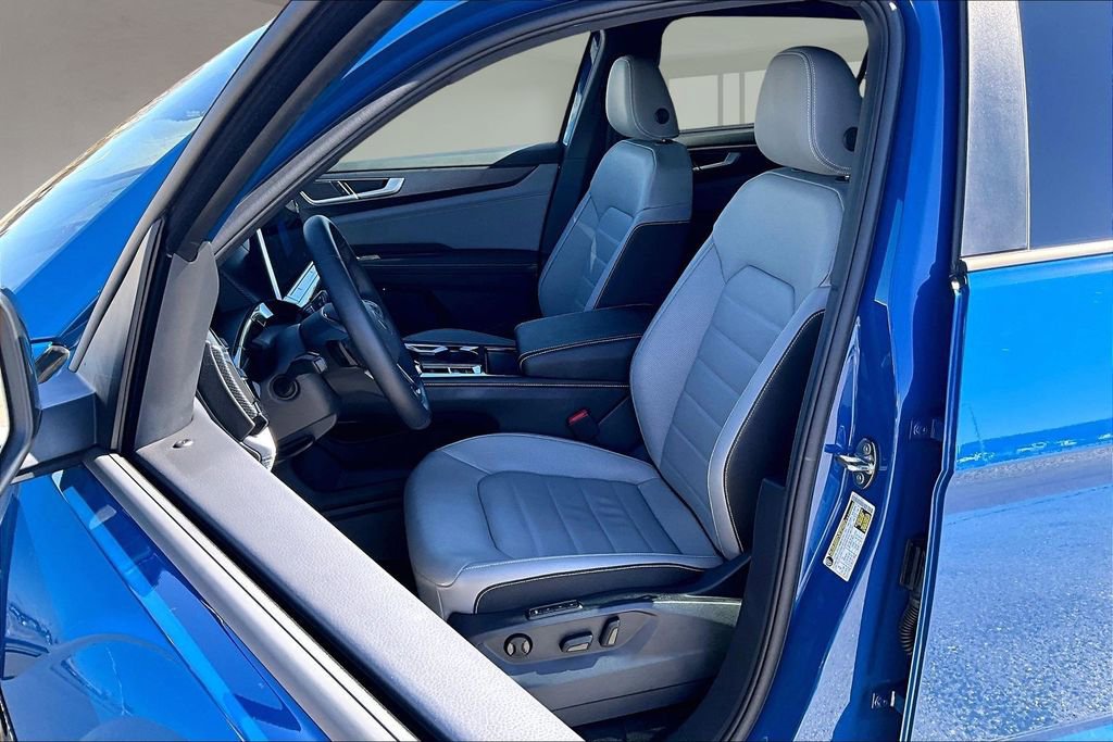 Used 2025 Volkswagen Atlas Cross Sport SEL R-Line image 26