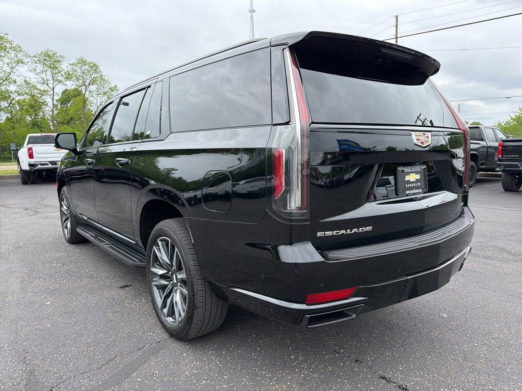 Used 2024 Cadillac Escalade ESV Sport AWD/4WD image 3