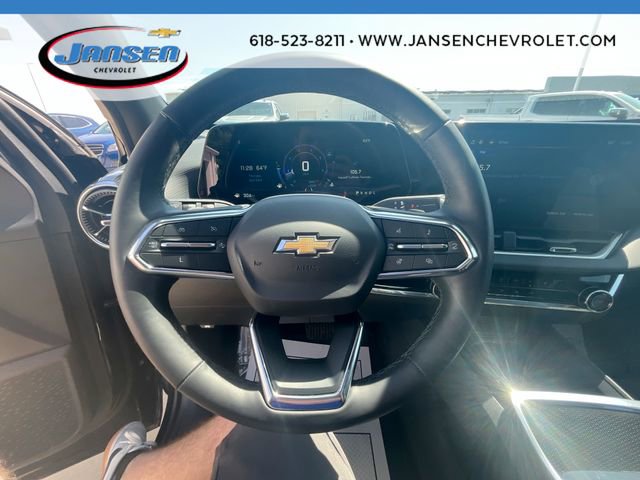 Used 2025 Chevrolet Equinox LT FWD image 12