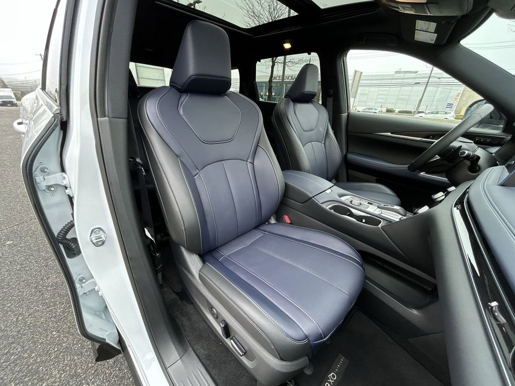 Certified 2026 INFINITI QX60 Sport w/ Dark Cargo Package image 26