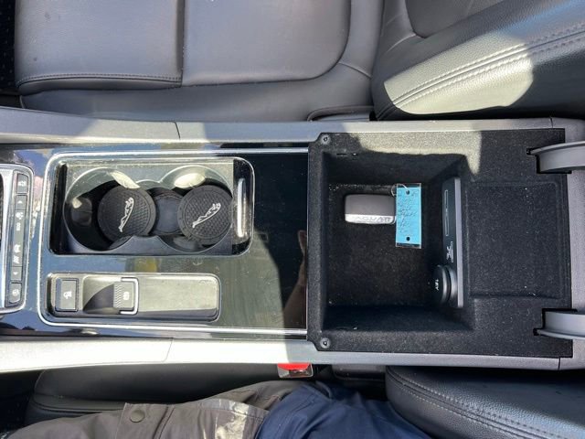 Used 2020 Jaguar F-PACE Premium image 39