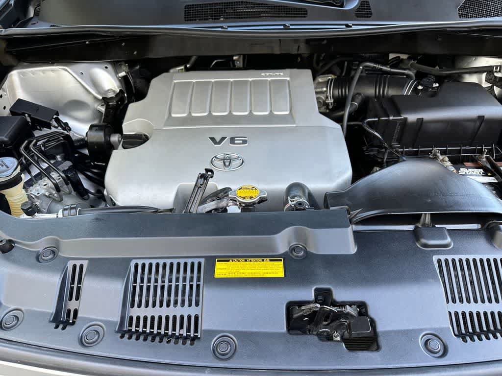Used 2011 Toyota Highlander 2WD w/ Tech Pkg image 9