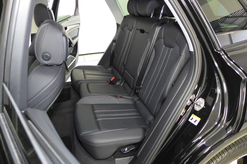 Used 2023 Audi Q5 2.0T Prestige w/ Prestige Package AWD/4WD image 21