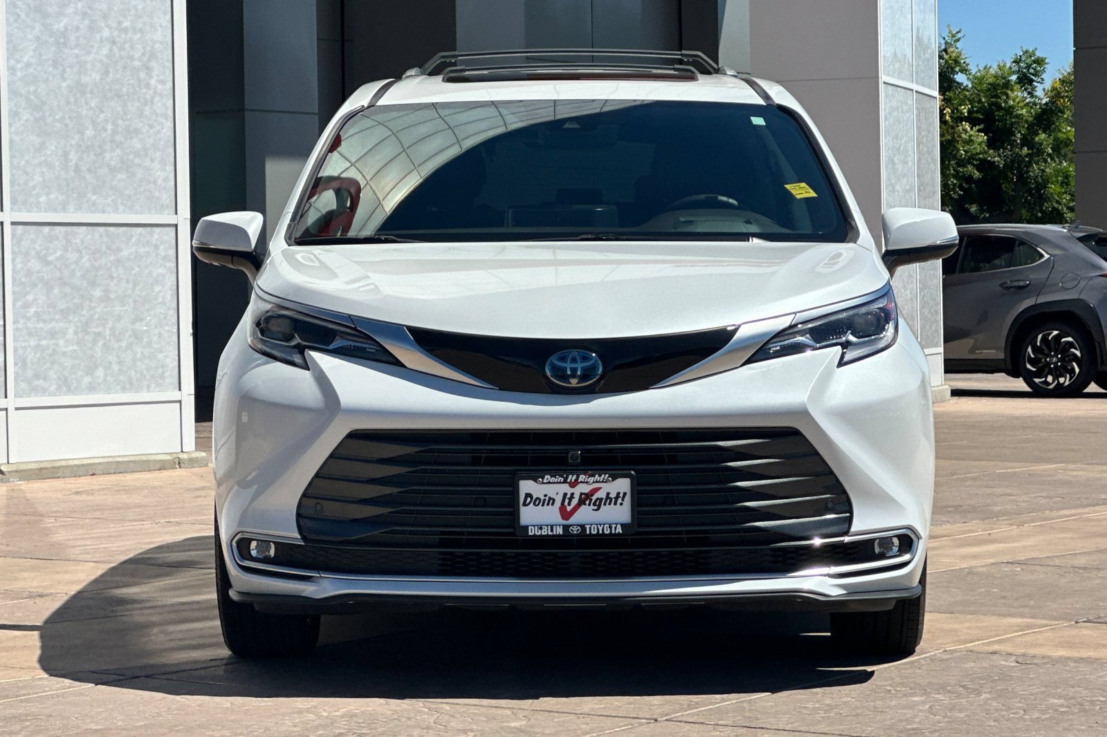 Certified 2023 Toyota Sienna Platinum FWD image 11