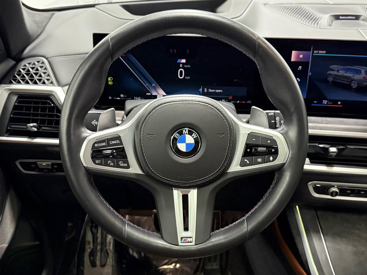 Used 2023 BMW X7 M60i image 24