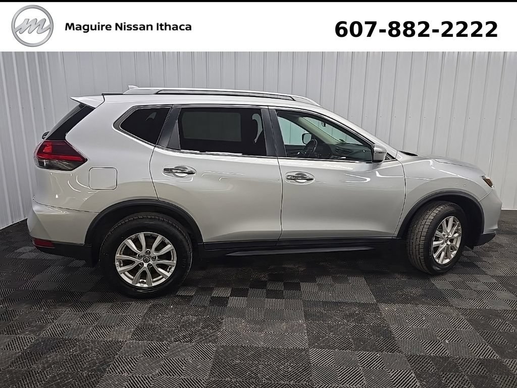 Used 2018 Nissan Rogue SV AWD/4WD image 3