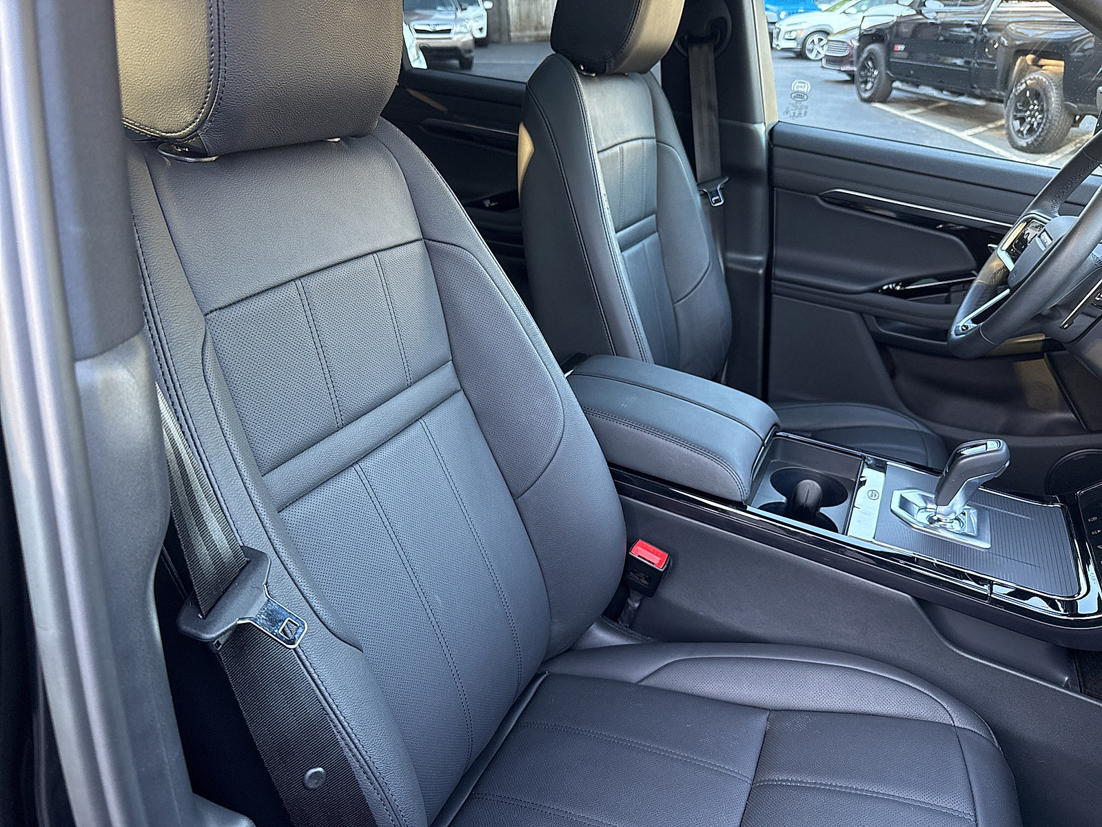 Used 2023 Land Rover Range Rover Evoque R-Dynamic SE AWD/4WD image 42
