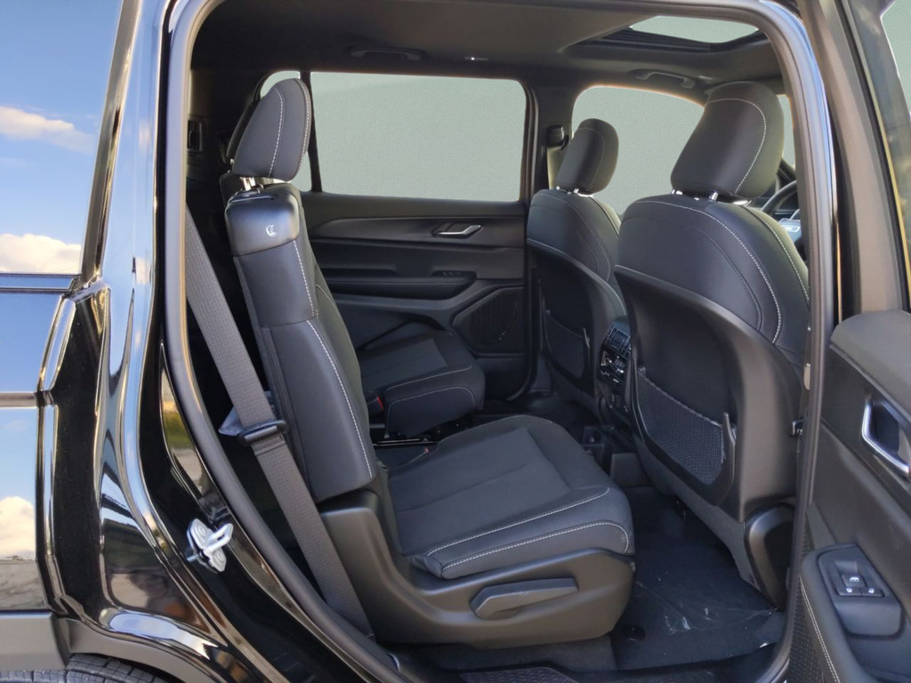 Used 2025 Jeep Grand Cherokee L Laredo w/ Luxury Tech Group I RWD image 30