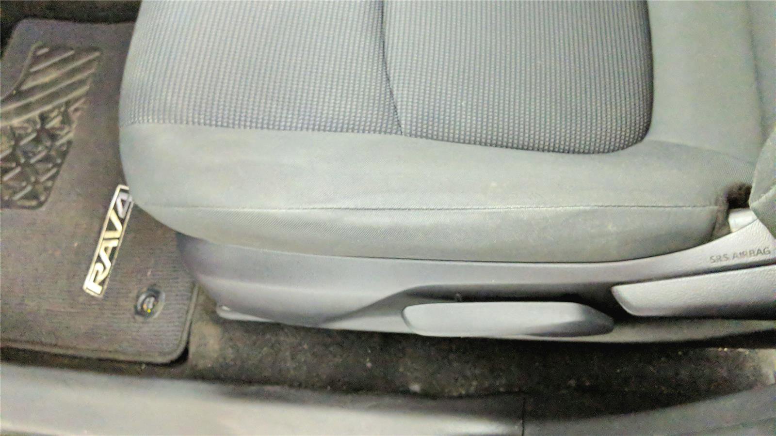 Used 2019 Toyota RAV4 LE image 15