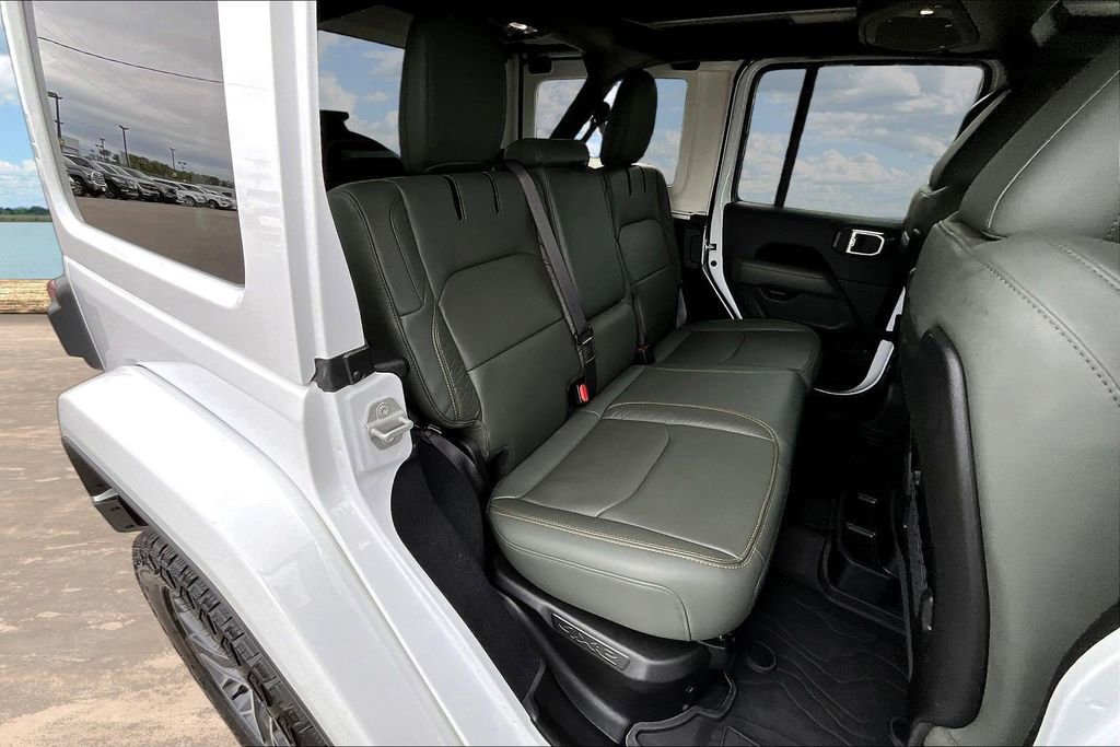 Used 2024 Jeep Wrangler High Altitude AWD/4WD image 26