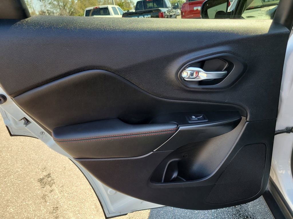 Certified 2022 Jeep Cherokee Trailhawk image 10