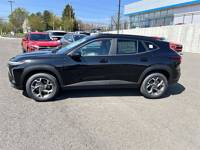 New 2026 Chevrolet Trax LT FWD image 2