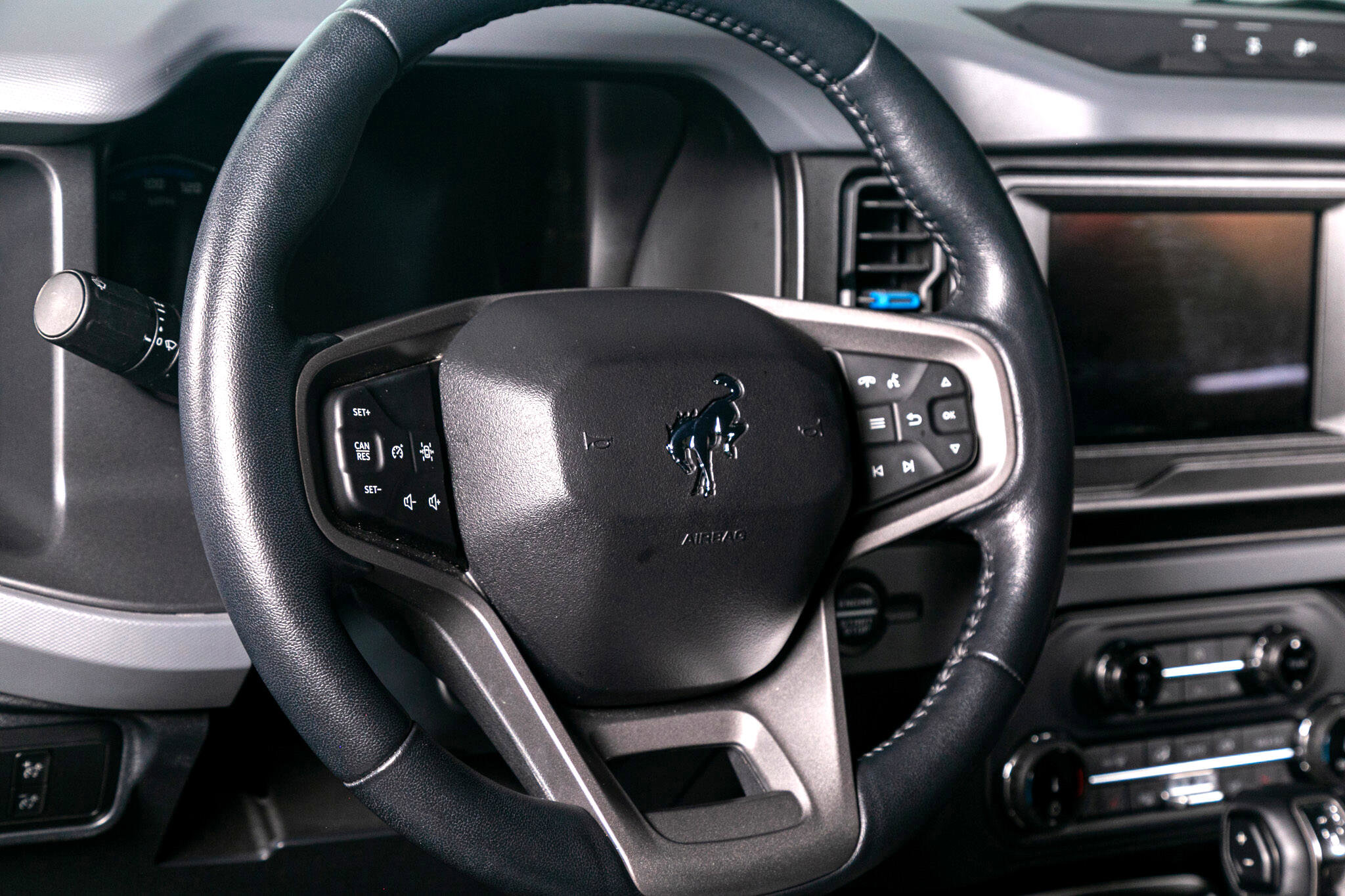 Used 2022 Ford Bronco Black Diamond image 32