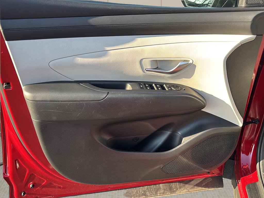 Certified 2025 Hyundai Tucson SE FWD image 15