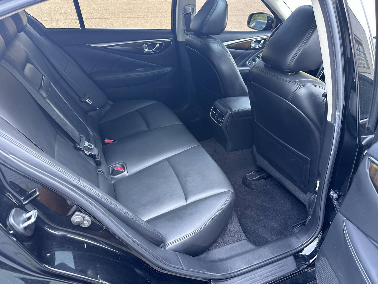 Used 2019 INFINITI Q50 Luxe w/ Essential Package (3.0T Luxe) AWD/4WD image 37