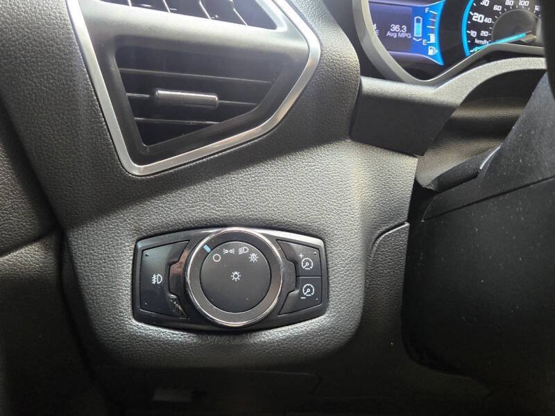 Used 2013 Ford C-MAX SEL FWD image 19